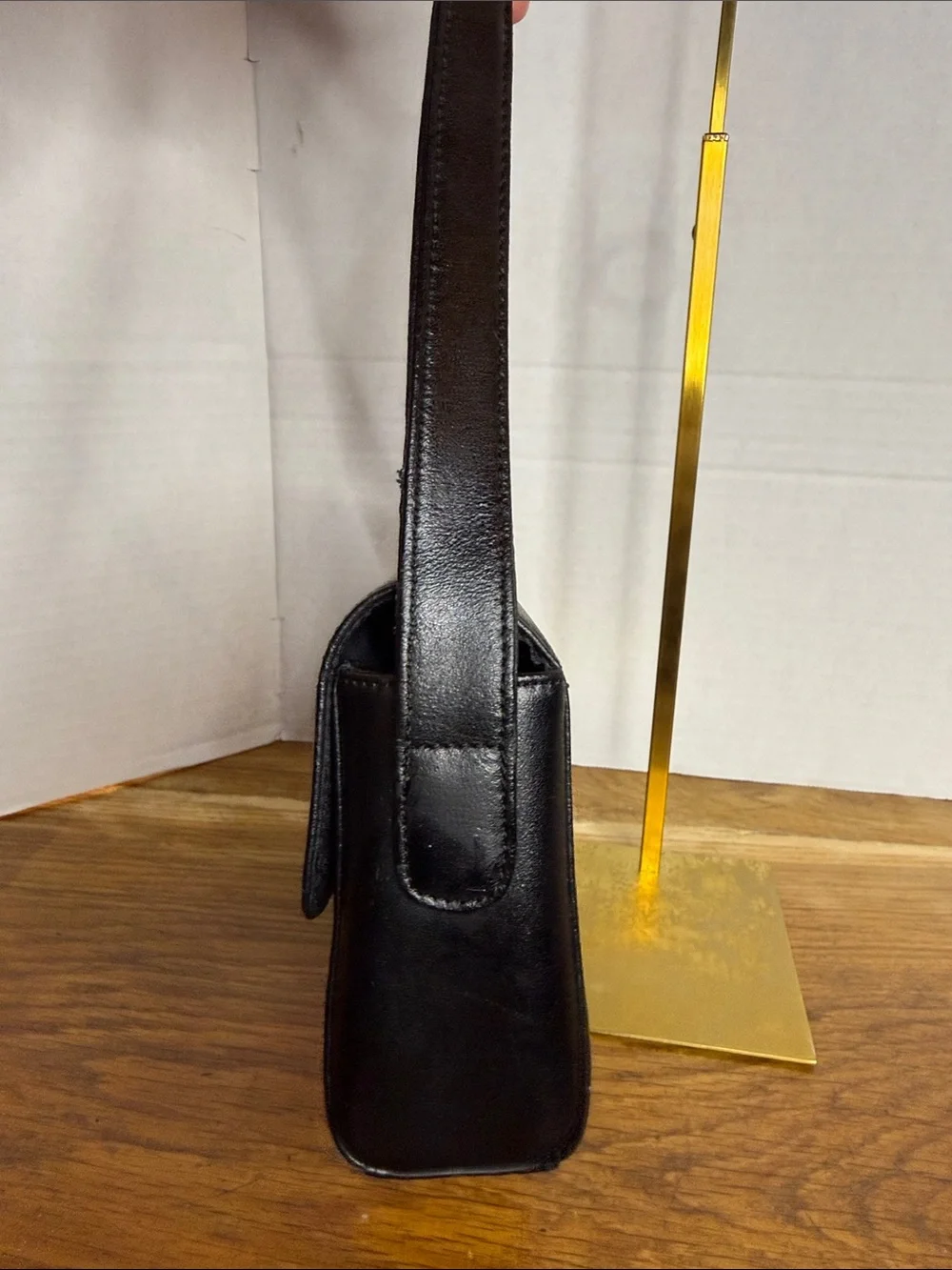 Eddie Bauer Black Genuine Leather Shoulder Bag Minimalist Shoulder Purse EUC